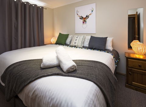 Mountain Lodge - Accommodation Main Beach 2
