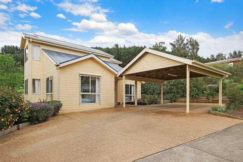 Alpine Vista - Short Walk To Town Centre - Accommodation Main Beach 2