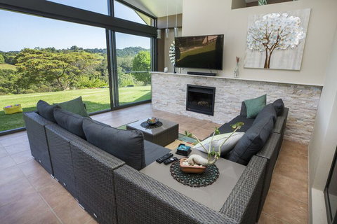 Mapleton Springs - Accommodation Main Beach 7