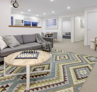 Stylish Coastal Retreat - Accommodation Main Beach