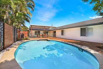 Warana QLD Accommodation Main Beach