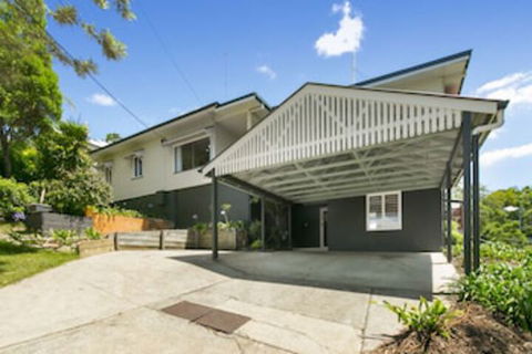 Tallywood Hacienda - Accommodation Main Beach 0
