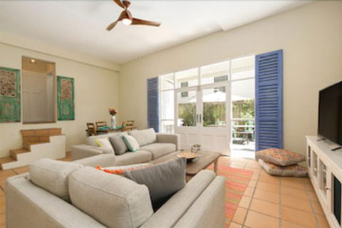 Tallywood Hacienda - Accommodation Main Beach 3