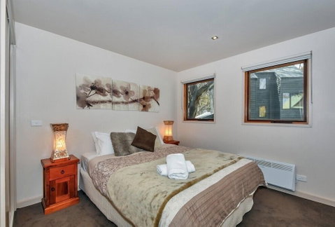 Snow Bound - Accommodation Main Beach 0