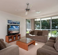 Bagnalls Beach Apartment Unit 3 / 153 Government Road - Accommodation Main Beach