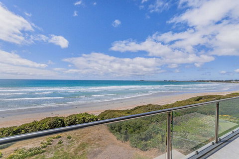 Aqua Mist Seascape - Accommodation Main Beach 1