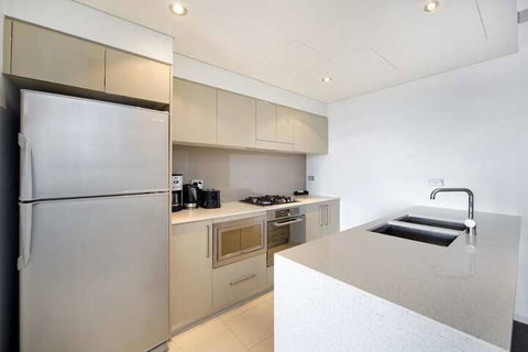 Astra Apartments Sydney - George St - Accommodation Main Beach 2