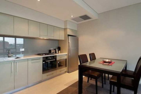 Astra Apartments Sydney - George St - Accommodation Main Beach 4