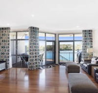 Absolute Creek Front Villa - Accommodation Main Beach