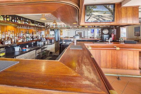 Ocean Views 9 - Accommodation Main Beach 6