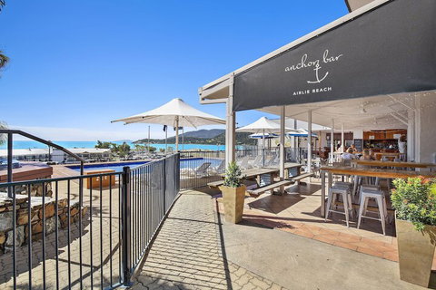 Ocean Views 9 - Accommodation Main Beach 2