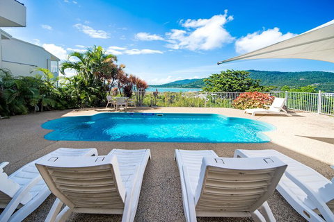 Ocean Views 9 - Accommodation Main Beach 3