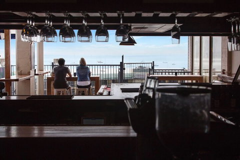 Ocean Views 9 - Accommodation Main Beach 5