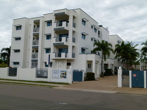 Madison Ocean Breeze - Accommodation Main Beach 1