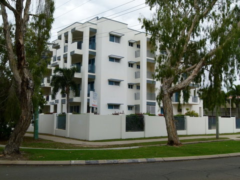 Madison Ocean Breeze - Accommodation Main Beach 2