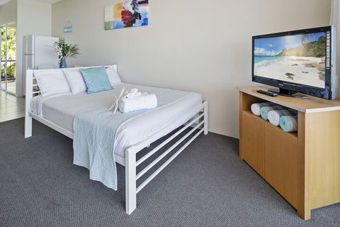 Ocean Views 9A - Accommodation Main Beach 2