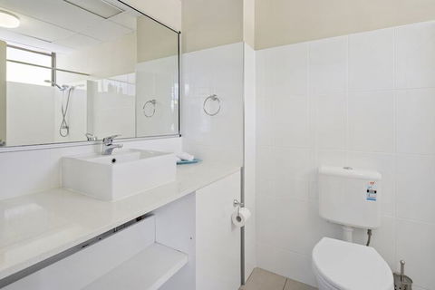 Ocean Views 9A - Accommodation Main Beach 5