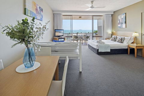 Ocean Views 9A - Accommodation Main Beach 6
