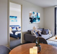 Apt Walking Distance to MCG  Epworth Hospital - Accommodation Main Beach