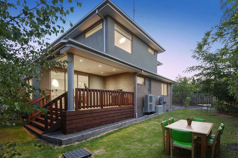 Aquawaters House By Barefoot Beach Stays - Accommodation Main Beach 1