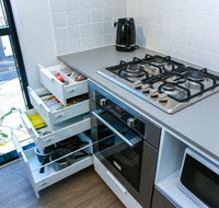 Vibrant Inner City Living - Accommodation Main Beach