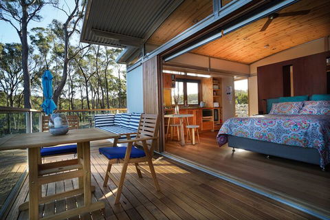 Free Spirit Pods - Accommodation Main Beach 7