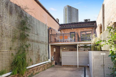 Ultimo Hackett Apartments - Accommodation Main Beach 2