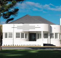 Deco Beach Luxury Apartments - Accommodation Main Beach