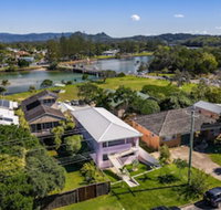 A PERFECT STAY Sunset Beach Riverside - Accommodation Main Beach