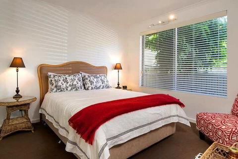 Understated Elegance Affordable Luxury - Accommodation Main Beach 2