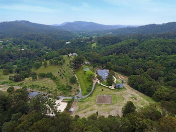 Austinville QLD Accommodation Main Beach