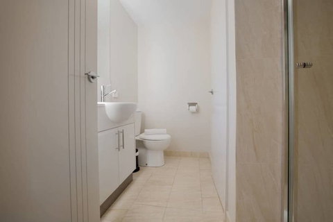 70 Greenbell Doncaster - Accommodation Main Beach 5