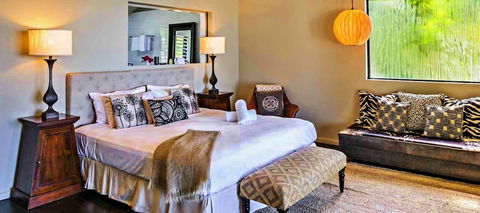 Oceans Edge Beach House At Oak Beach - Accommodation Main Beach 5