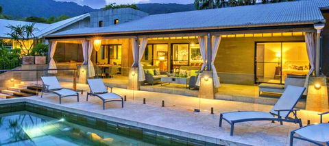 Oceans Edge Beach House At Oak Beach - Accommodation Main Beach 2