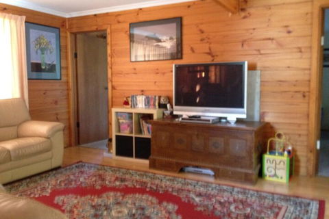 31 Elizabeth Crescent - Accommodation Main Beach 5