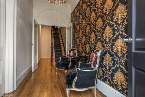 Celestial Suite - Accommodation Main Beach 5