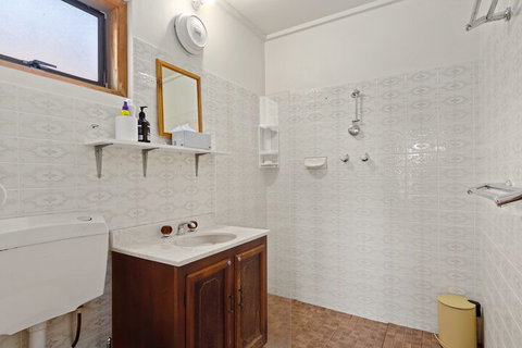 Cliffs End Beach Shack 105 Gold Coast Drive Carrickalinga - Accommodation Main Beach 5