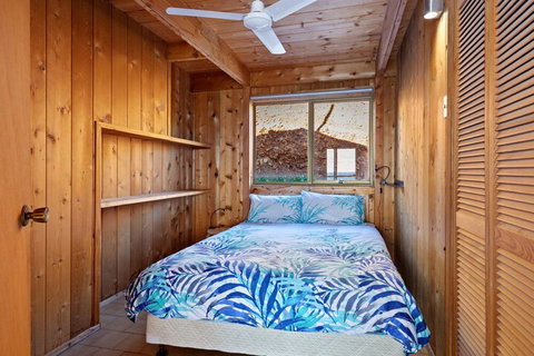 Cliffs End Beach Shack 105 Gold Coast Drive Carrickalinga - Accommodation Main Beach 7