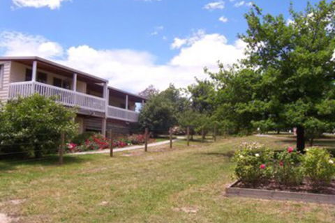 Yarraglen BnB - Accommodation Main Beach 1