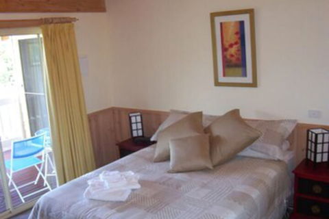 Yarraglen BnB - Accommodation Main Beach 4