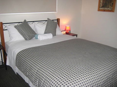 Riverdell Park Accommodation Bed & Breakfast - Accommodation Main Beach 0