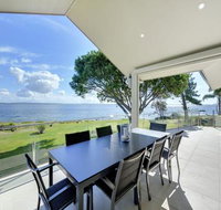 Stunning Waters Penthouse Sandy Point Road 46 - Accommodation Main Beach
