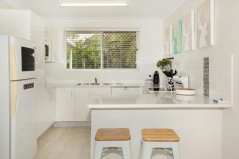 Unit 1 / 14 Tamarindus Street Marcoola Beach Pet Friendly 300 BOND Linen Supplied - Accommodation Main Beach 7