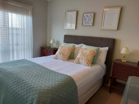 Annesley Central - Accommodation Main Beach 5
