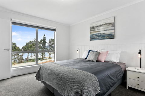 Chill Tasmania - Accommodation Main Beach 4