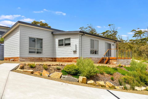 Chill Tasmania - Accommodation Main Beach 2