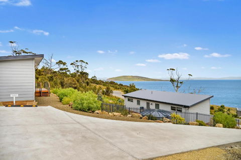 Chill Tasmania - Accommodation Main Beach 5