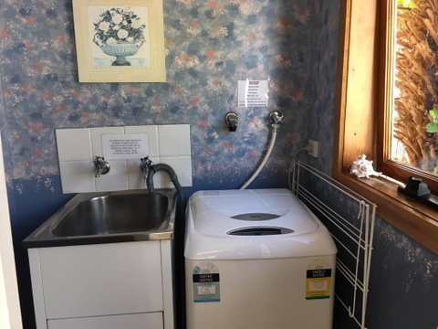 Recreation Cottage - Accommodation Main Beach 2