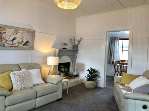 Recreation Cottage - Accommodation Main Beach 6
