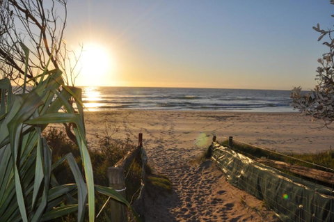 A SWEET ESCAPE Alkira - Accommodation Main Beach 2